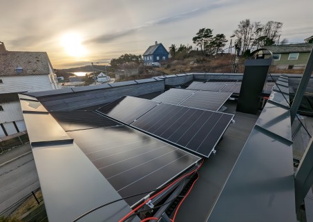 How About Installing Household Photovoltaic Power Generation On The Roof?